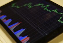 Inwestowanie w ETF na srebro a ryzyko rynkowe